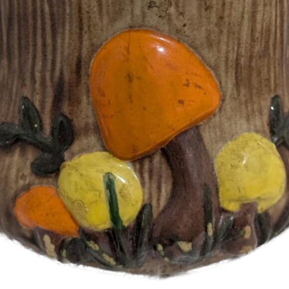 Vintage 1978 Mushroom Kitchen Canister/Small Cookie Jar by Arnel's Ceramics - Picture 4 of 8